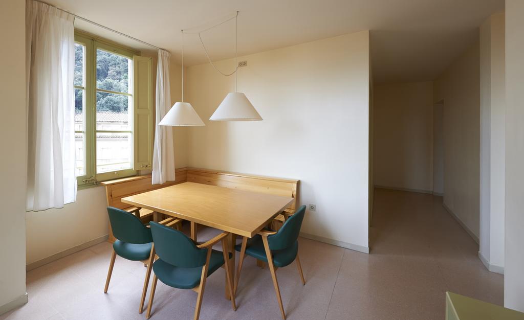 Apartamentos Montserrat Abat Marcet Quarto foto